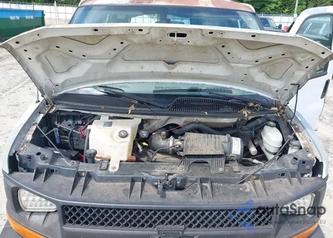 2003 Chevrolet Express z USA, uszkodzony, nr VIN 1GCFG15X631218329